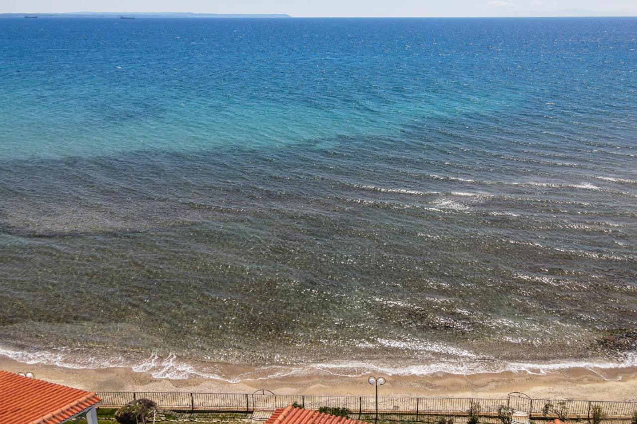 Apartment Next To The Sea Paralía Dionysíou Eksteriør bilde